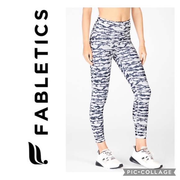 FABLETICS “Oasis” Power Hold High Waisted Cold Weather Leggings XS - Picture 2 of 15